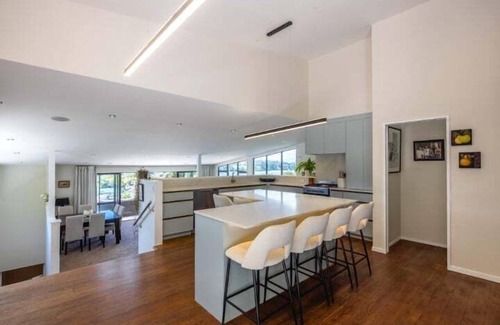 Surfdale House | Huruhi Bay Retreat by Waiheke Pure - Views, stylish, spacious and central