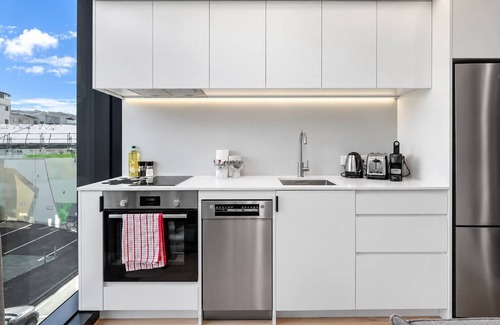 Te Aro Apartment | Hyde Lane 1BR | Walk to Cafes + Pool + Gym