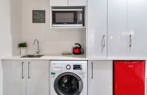Auckland Central Business District Apartment | Idyllic City Studio Air-Con & Wifi