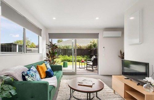 Addington Apartment | Immaculate Presentation, Carpark