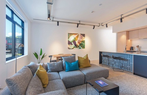 Nelson City Centre Apartment | Inner City Apartment 1 with Car Park + Rooftop Balcony