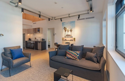 Nelson City Centre Apartment | Inner City Apartment 4 with Rooftop Balcony