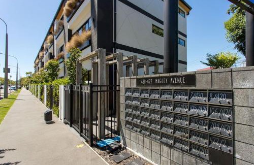 Addington Apartment | Inner-City Apartment - Halgey Ave
