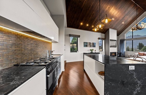 Jacks Point House | Jacks Point Alpine Residence