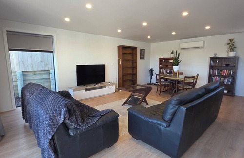 Timaru House | Jellicoe Retreat - 3 Bedroom House