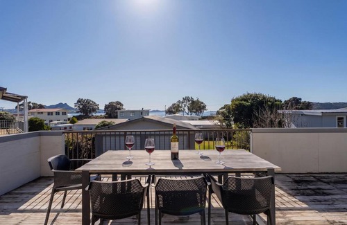 Cooks Beach House | Joes Place - Cooks Beach Holiday Home