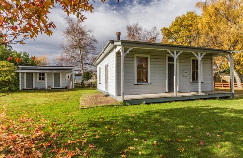 Rangataua House | Kaha Cottage - Rangataua Holiday Home