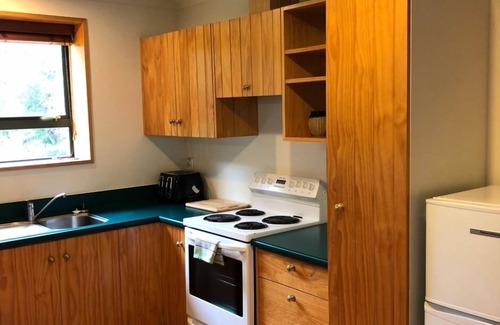 Hapuku House | Kaikoura Rural Escape - Classic Farm Cottage (BYO Linen)