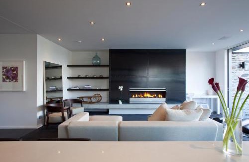 Queenstown Villa | Kakara Moana by MajorDomo - Lake Views & Spa Pool