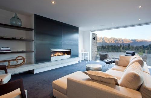 Queenstown Villa | Kakara Moana by MajorDomo - Lake Views & Spa Pool