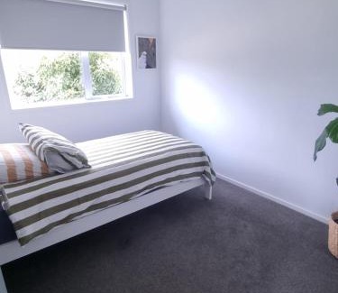 Kingseat House | Karaka Modern 1 bedroom unit