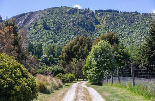 Arrowtown House | Karavanserai | Luxury Estate, Outdoor Fireplace