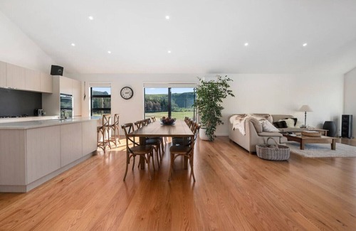 Kinloch House | Katelyn Hideaway - Taupo/Kinloch