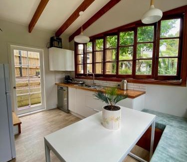 Karekare Apartment | Kauri Coast Bungalow