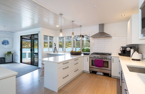Kawau Island Cottage | Kawau Lodge Boutique Resort