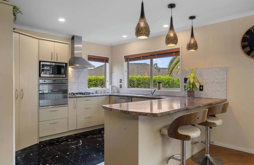 Owhata House | Kererū Corner - Near the Redwoods, Sleeps 8