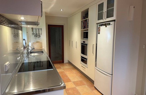 Tahunanui House | Kikorangi Haven - Pets Welcome