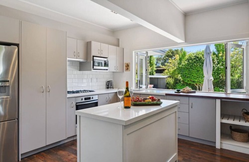 Wharewaka House | Kohekohe Cottage - Lake Taupo