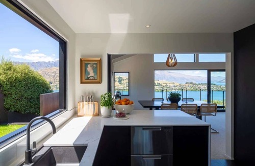 Queenstown House | Korimako - A Luxe Sunrise Lane Gorgeous Retreat