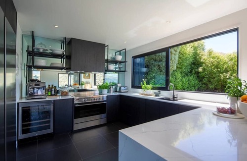 Queenstown House | Korimako - A Luxe Sunrise Lane Gorgeous Retreat