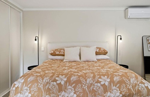 Okere Falls House | Kowhai Studio - Spa Bath Walk to Okere Falls