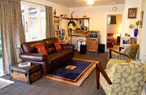 Kuratau House | Kuratau Bach - Kuratau Holiday Home