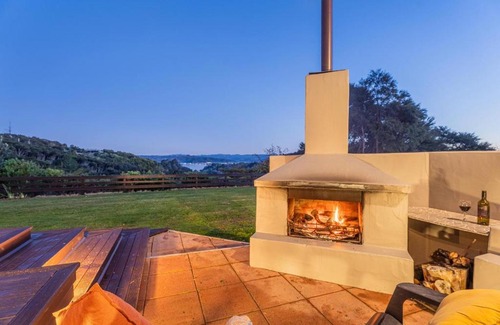 Whitianga House | La Casa Escondida - Hot Tub, Outdoor Fireplace, Sea Views