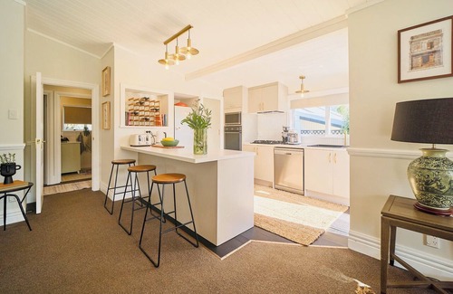 Geraldine House | Lady Geraldine Boutique Adults Only Villa & Guesthouse. Plus NZ made Hottub