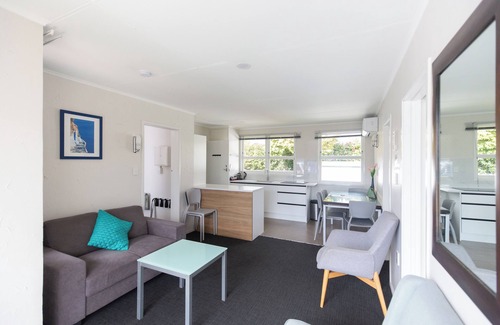 Taupo Hotel | Lake Breeze Motel
