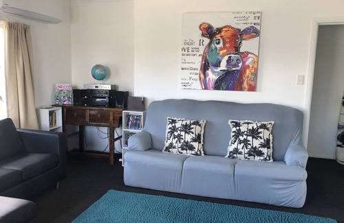 Mangakino House | Lake Maraetai Bungalow - Family & Pet friendly