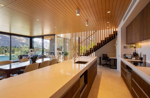 Queenstown Villa | Lakehouse 1 – Parking, AC, Fireplace, Lake Views