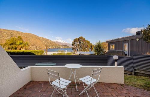 Frankton Apartment | Lakeview Apartment - Great Location!