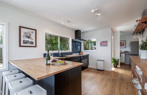 Hilltop House | Lakeview Lookout
