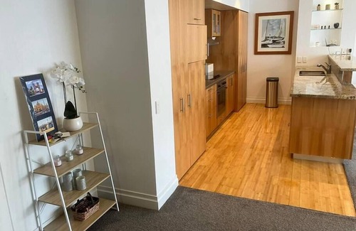 Auckland Central Business District Apartment | Large 2br apt in Viaduct Harbor with a sea view