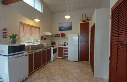 Two Mile Bay House | Large Family Home - 2 Mile Bay