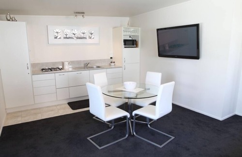 Coromandel Apartment | Lavender Apartment 2 One bedroom Apartment