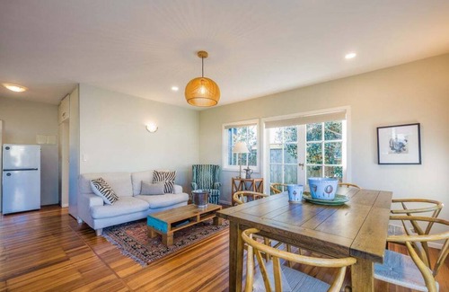 Surfdale House | Le Belle on Blake by Waiheke Pure, sunny, flat and just steps away from the beach.