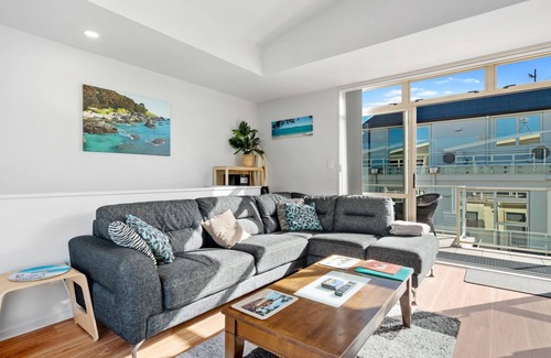 Mount Maunganui Cottage | License to Chill - Mt Maunganui Holiday Apartment