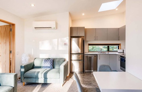 Tekapo House | Little Birch | 2BR | Walk to Lake + Church