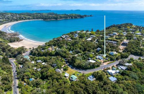 Oneroa House | Little O Hideaway - Walk to the Beach