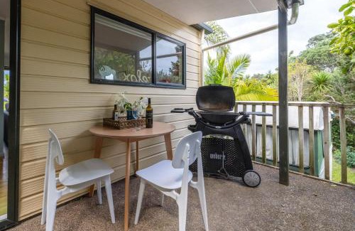 Oneroa House | Little O Hideaway - Walk to the Beach