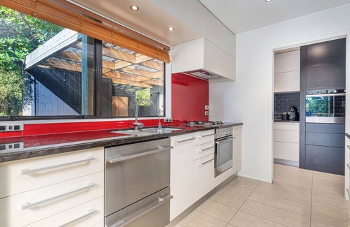 Matarangi House | Living The Dream - Matarangi Holiday Home