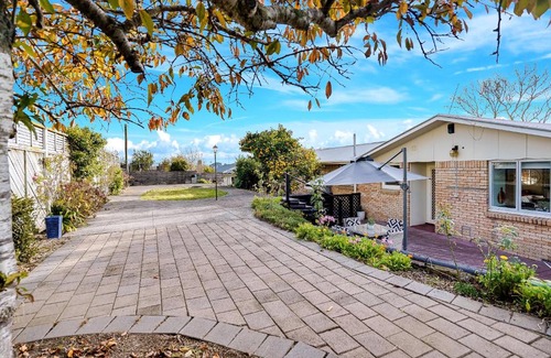 Morrinsville House | Lola's - Morrinsville Holiday Home