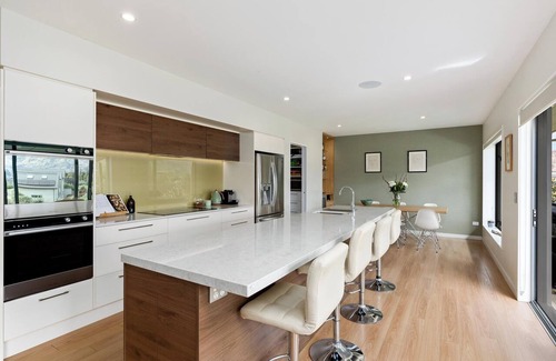 Wanaka House | Luxurious home with stunning lake views in Penrith Park
