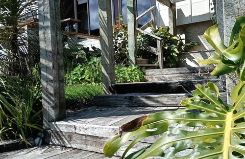 Merita House | Luxury Beach Bach Karikari