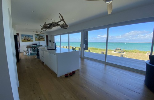 Rangiputa House | Luxury Beachfront Bach for the Whole Family