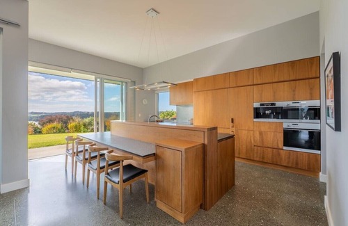 Snells Beach House | Luxury Coastal Retreat in Sandspit with Sea Views