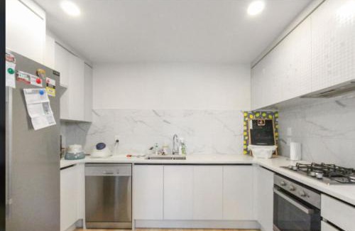 Papakura House | Luxury Ensuite room in modern Home