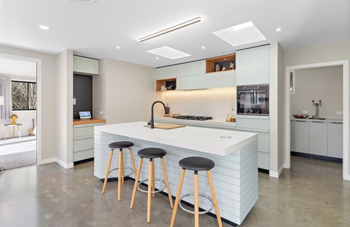 Solway House | Luxury Exclusive Retreat, Outdoor Spa, Outdoor Fire & Gardens | Pet-Friendly