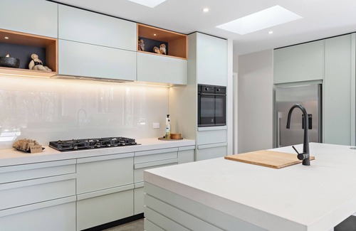 Solway House | Luxury Exclusive Retreat, Outdoor Spa, Outdoor Fire & Gardens | Pet-Friendly